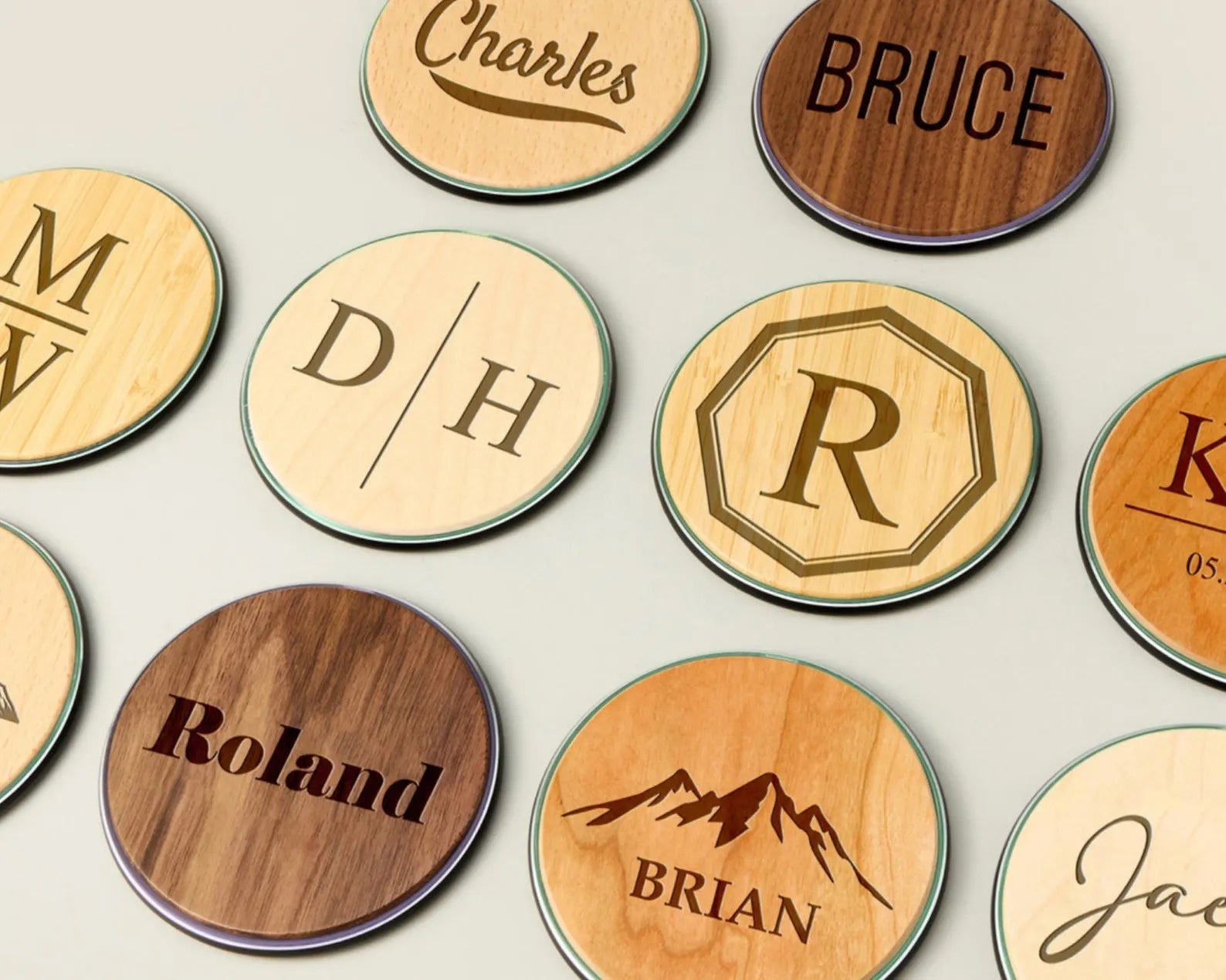 Personalized Wooden Wireless Charger with Custom Name Engraving